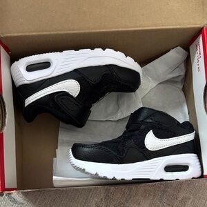 Nike Air Max SC Little Kids Toddler Size 5c Black and White Sneakers